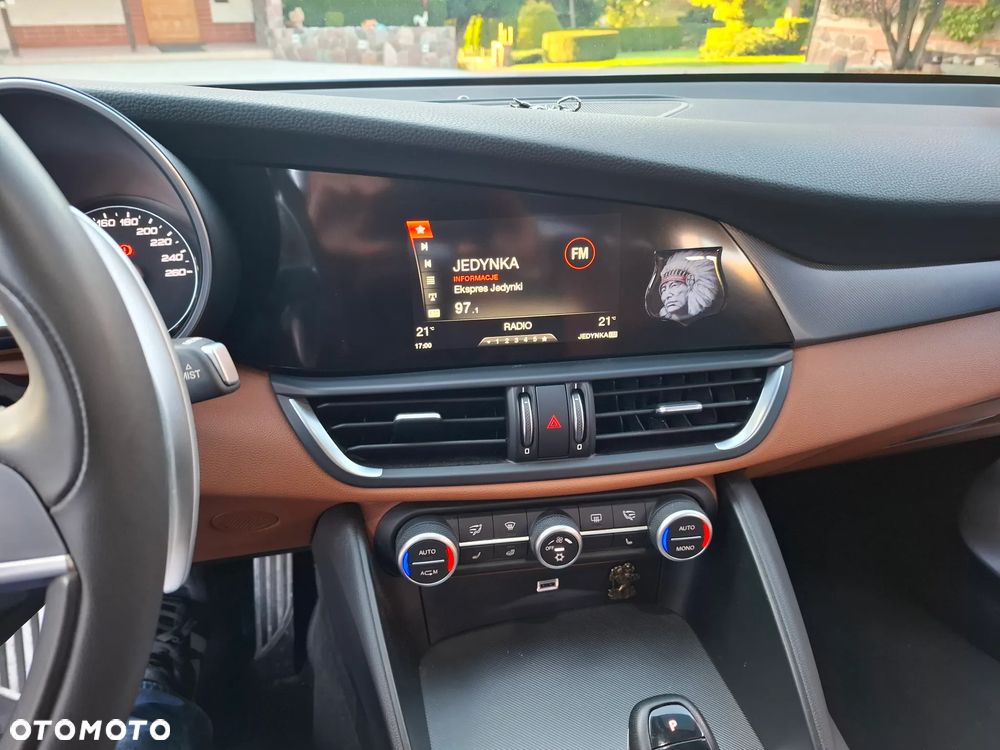 Alfa Romeo Giulia 2.2 D Turbo Super - 12