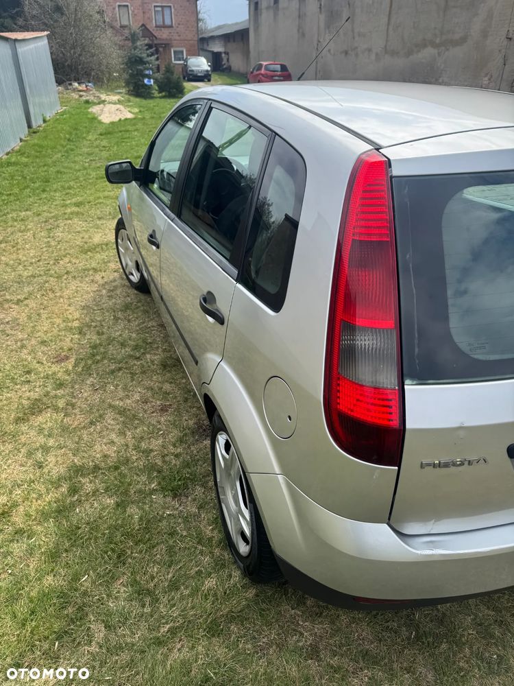 Ford Fiesta 1.3 - 9