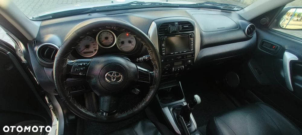 Toyota RAV4 2.0 D-4D 4x4 - 13