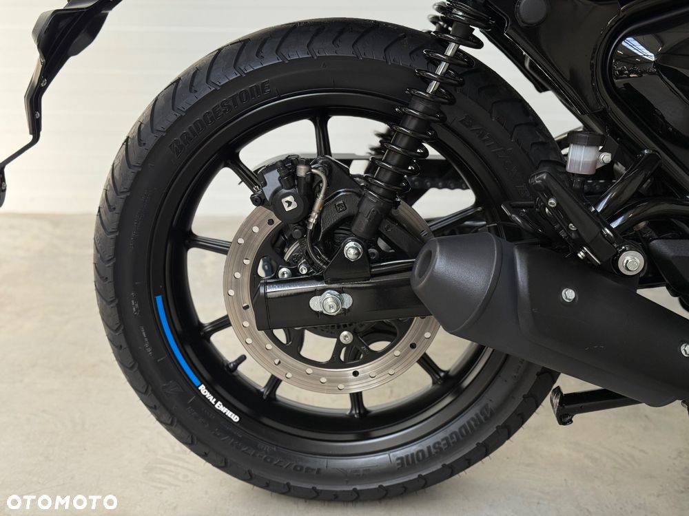 Royal Enfield HNTR - 15