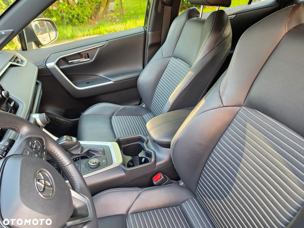 Toyota RAV4 2.5 Hybrid Black Edition by JBL 4x4 - 26