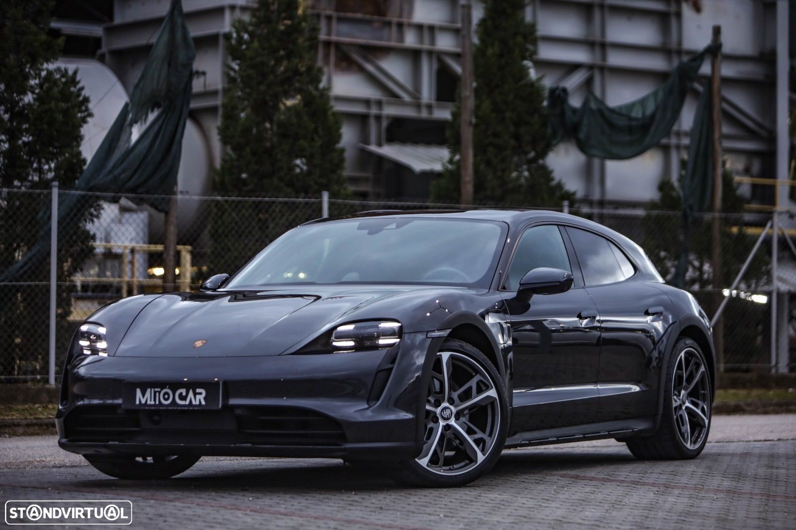 Porsche Taycan Cross Turismo 4 - 1