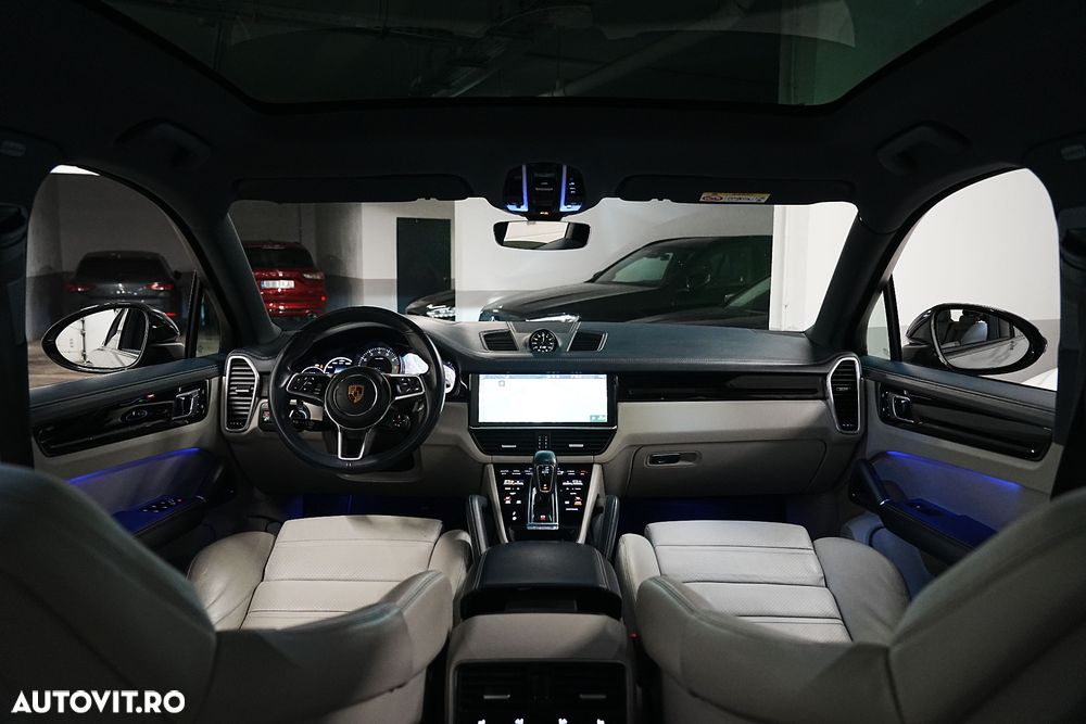 Porsche Cayenne - 36