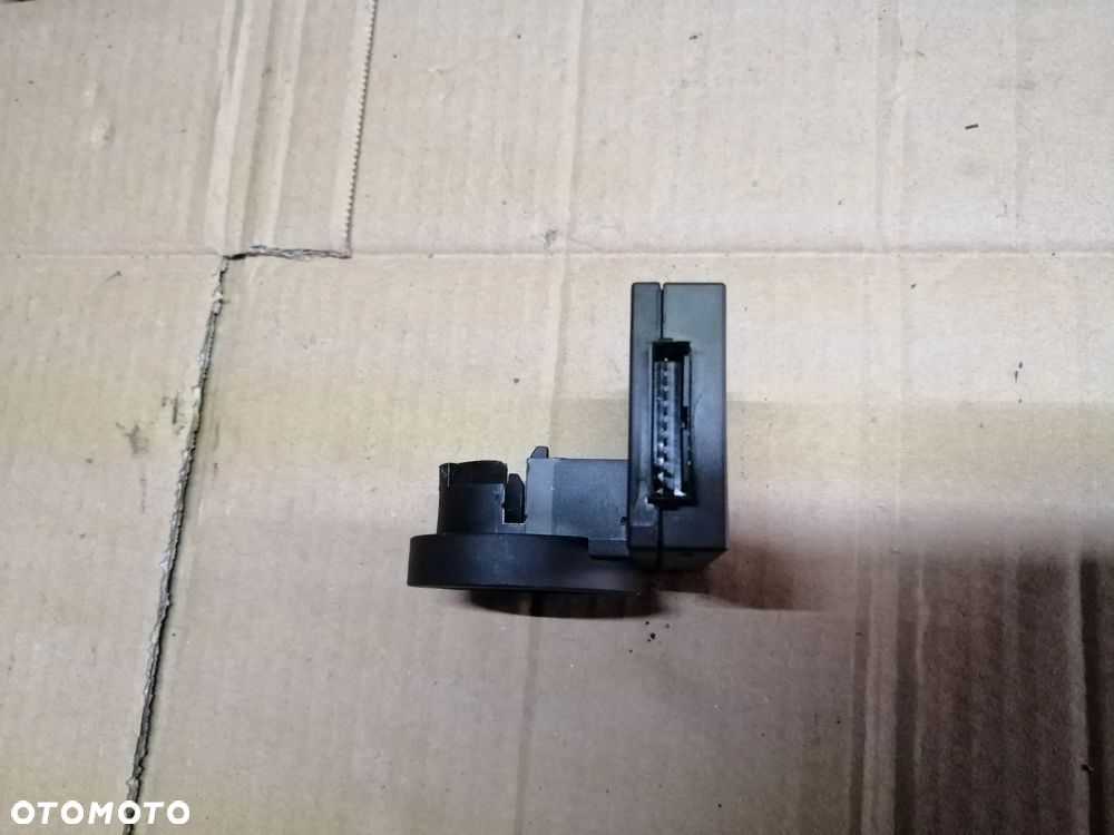 Opel Corsa C 1.0 12V Z10XEP Climatronic zestaw startowy komputer 0261208393 stacyjka 2 klucze immo moduł komfortu i inne - 17