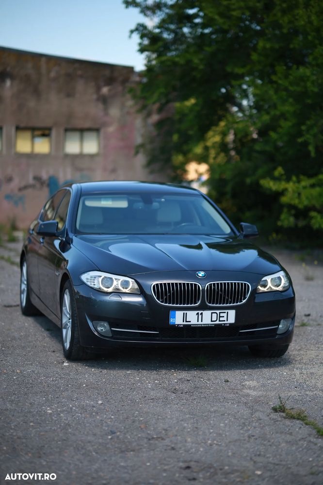 BMW Seria 5 525d xDrive - 6