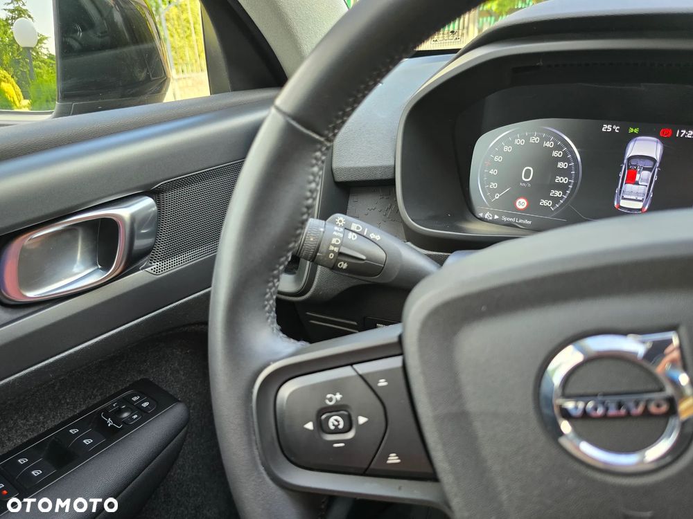 Volvo XC 40 - 24