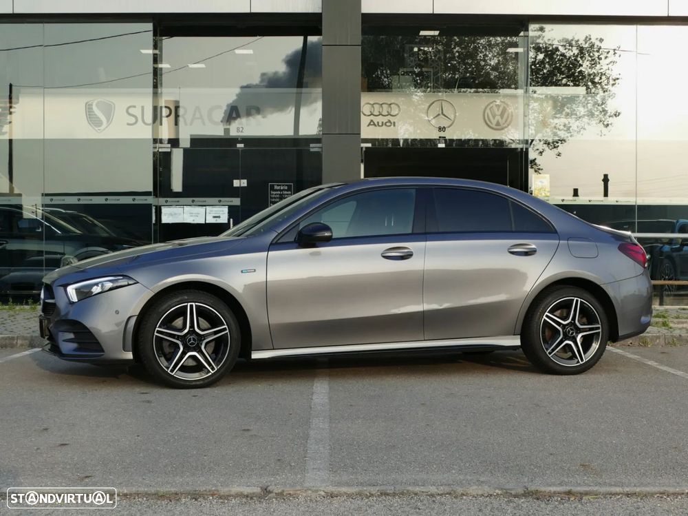 Mercedes-Benz A 250 Limousine e AMG Line - 38