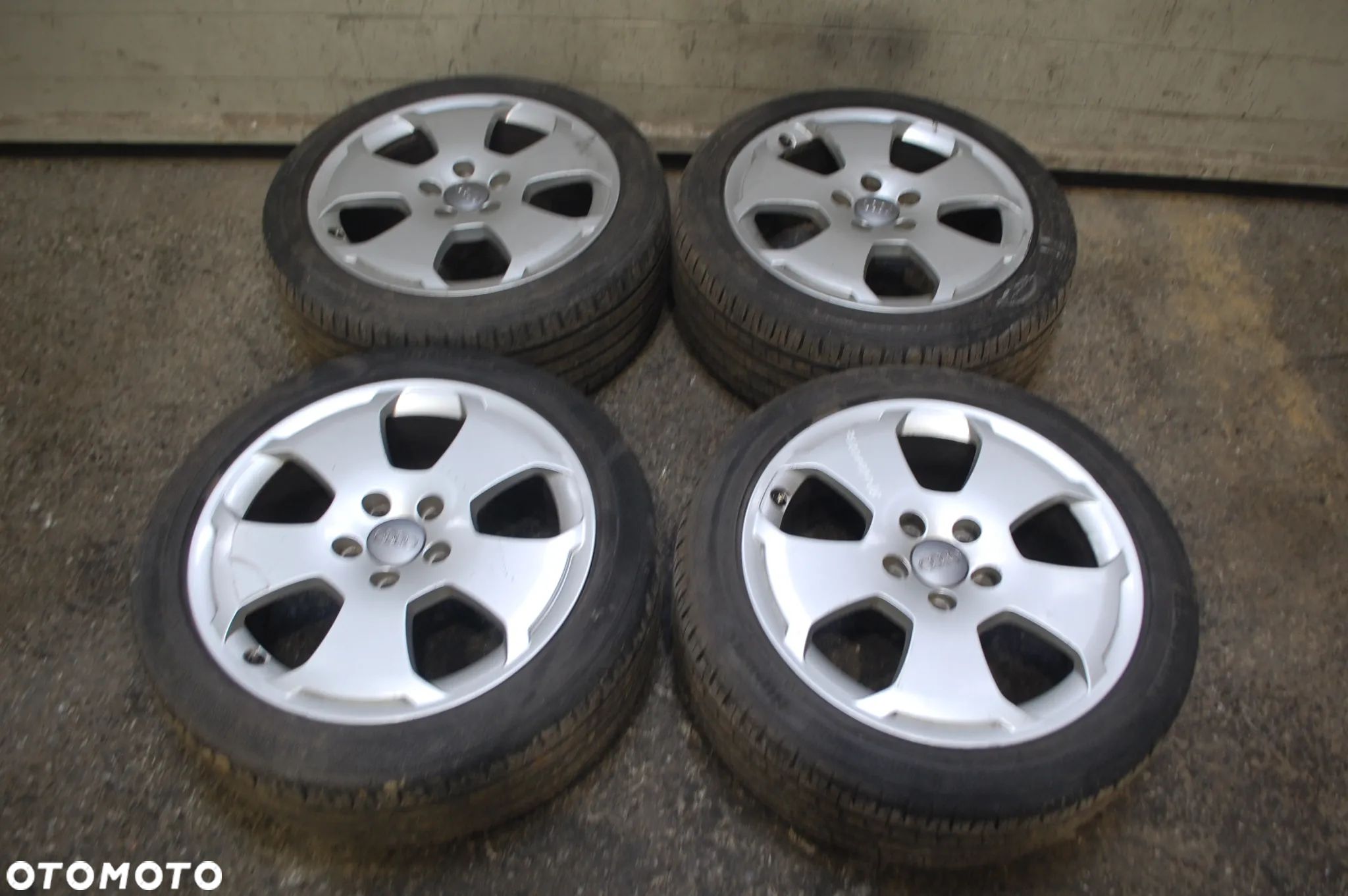 KOŁA FELGI ALUMINIOWE 8P0601025C ET56 7.5J 5X112 225/45R17 LATO AUDI A3 8P AUDI A4 - 1