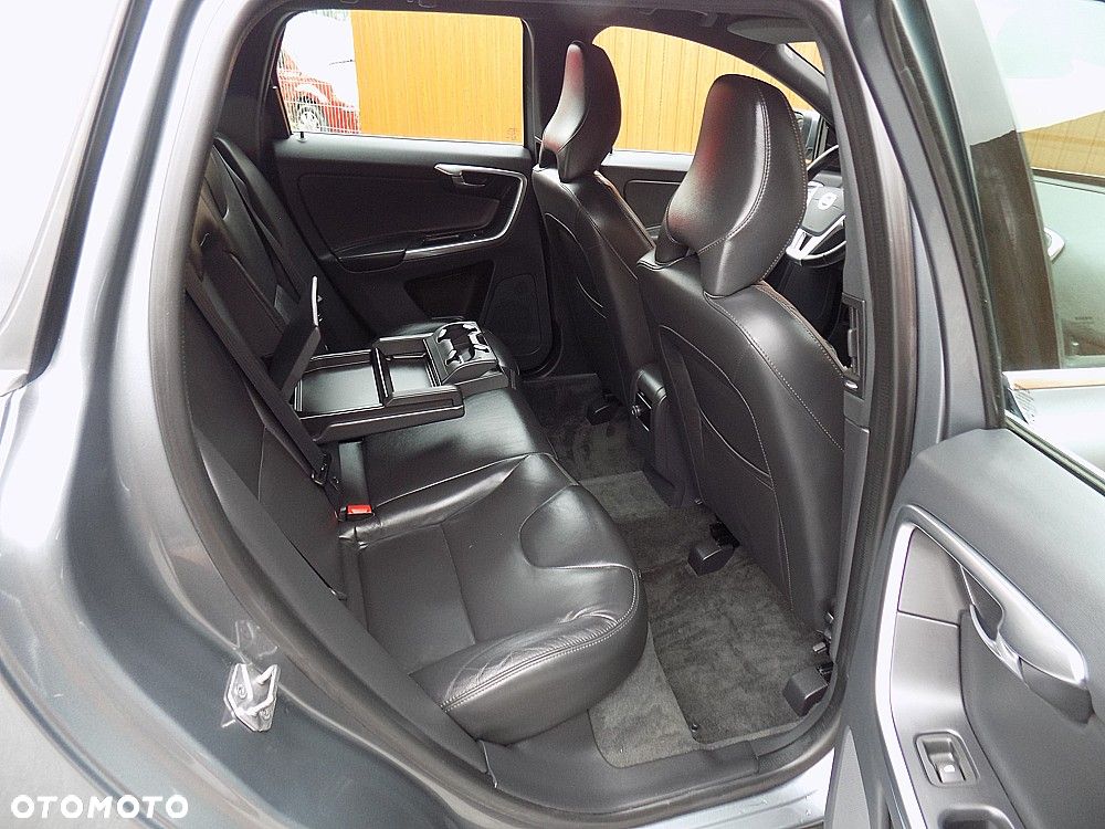 Volvo XC 60 D4 Geartronic Summum - 7