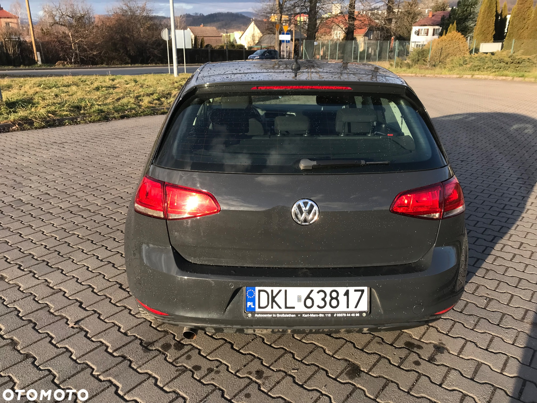 Volkswagen Golf 1.6 TDI BlueMotion Comfortline - 4