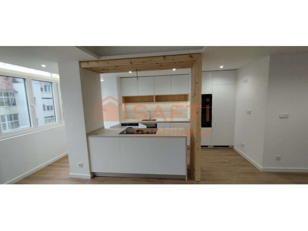 Apartamento T2 em São Domingos Benfica - Grande imagem: 3/12