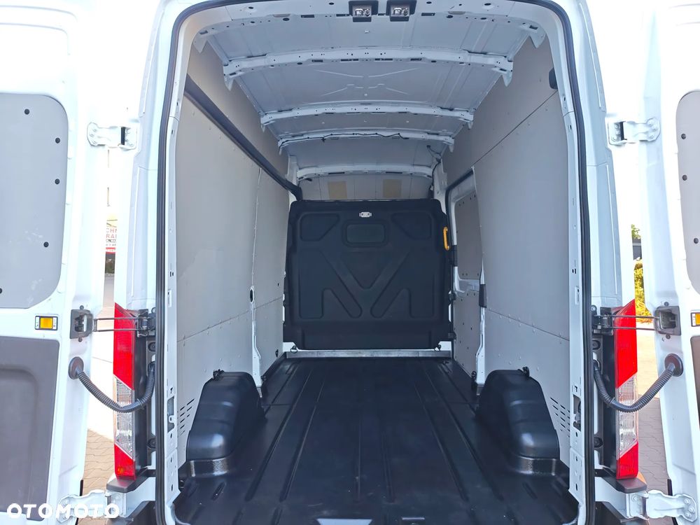 Ford Transit - 32