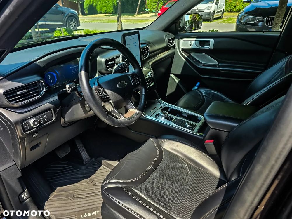 Ford Explorer - 10