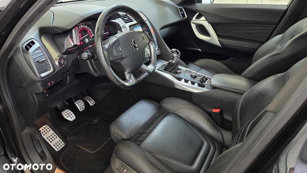 Citroën DS5 THP 200 SoChic - 8