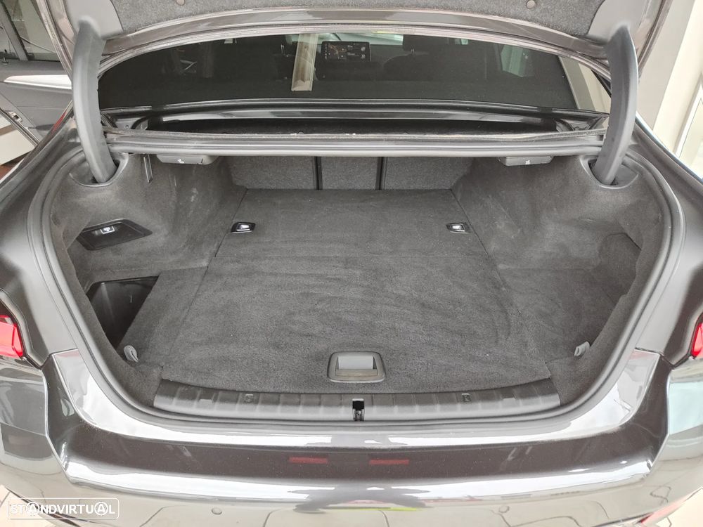 BMW 530 e Pack M - 17