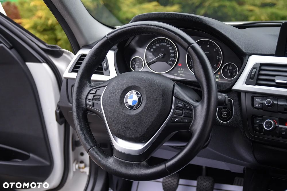 BMW Seria 3 318d - 36