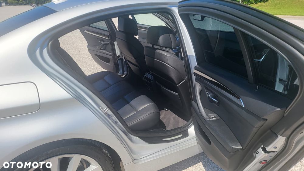 BMW Seria 5 535i - 13