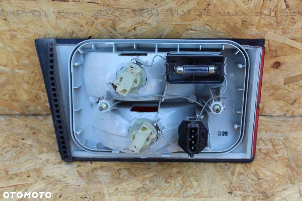 Lampa tylna w klapę PRAWA BMW e34 sedan 1384012 - 2