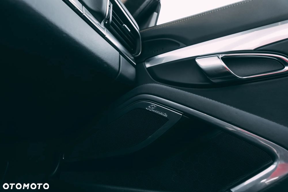 Porsche 911 Carrera 4S - 29