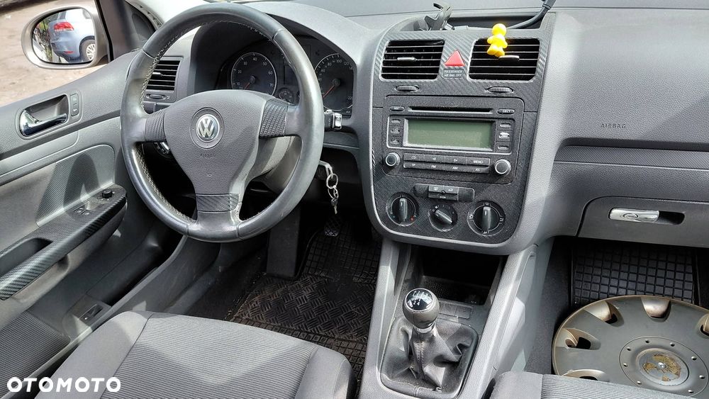 Części- Volkswagen Golf  Rok 2005 Pojemność 1390 Moc 66 kw Benzyna - 4