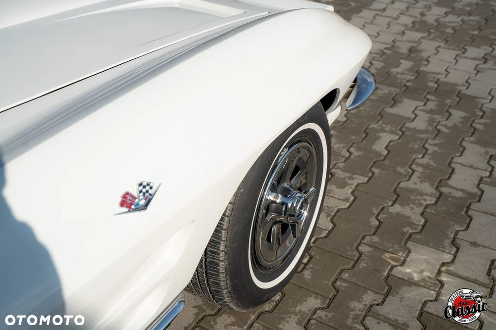 Chevrolet Corvette - 6