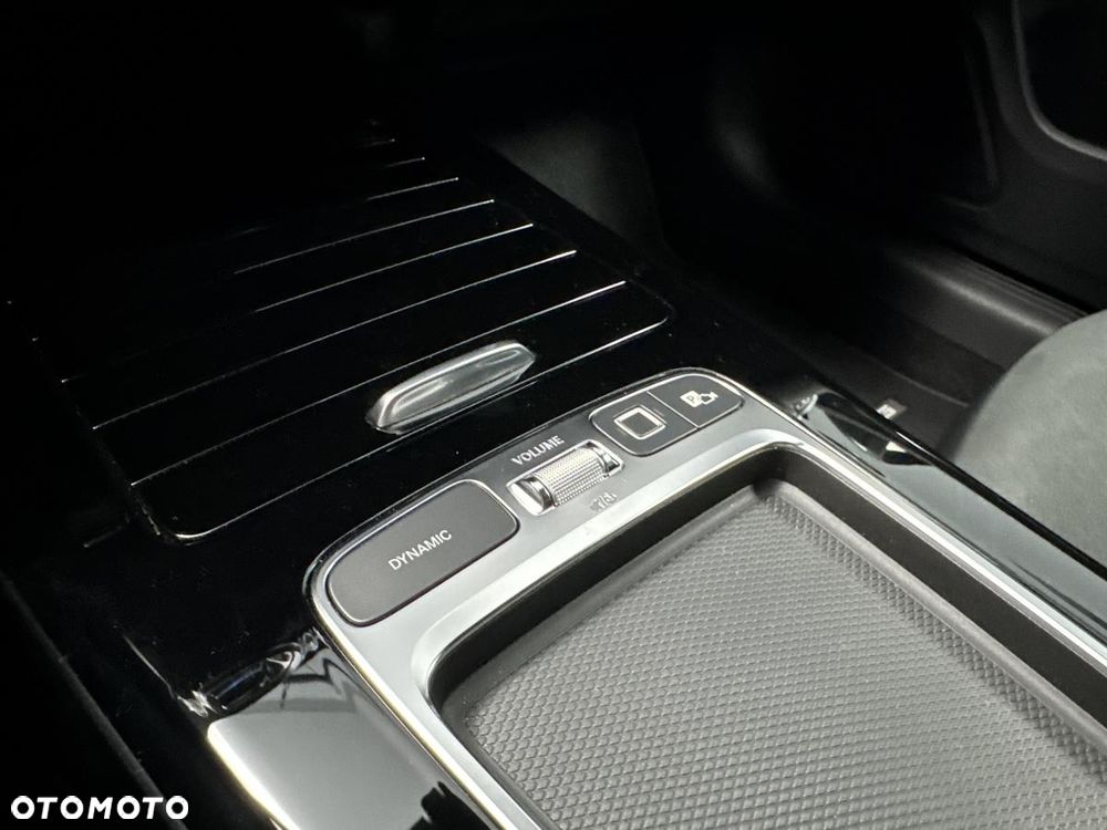 Mercedes-Benz CLA 200 AMG Line 7G-DCT - 21