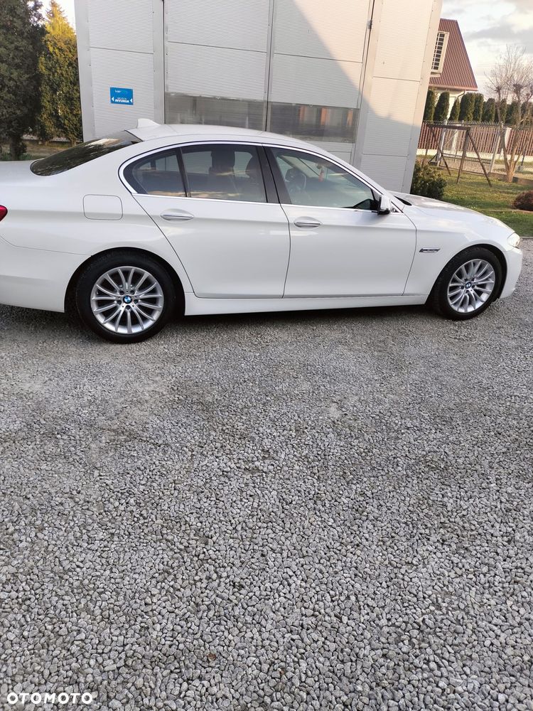 BMW Seria 5 520d xDrive - 12