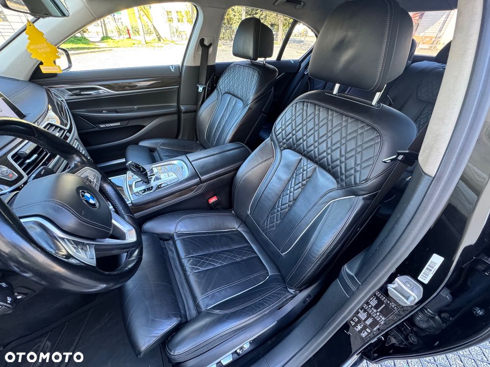 BMW Seria 7 730d xDrive - 32
