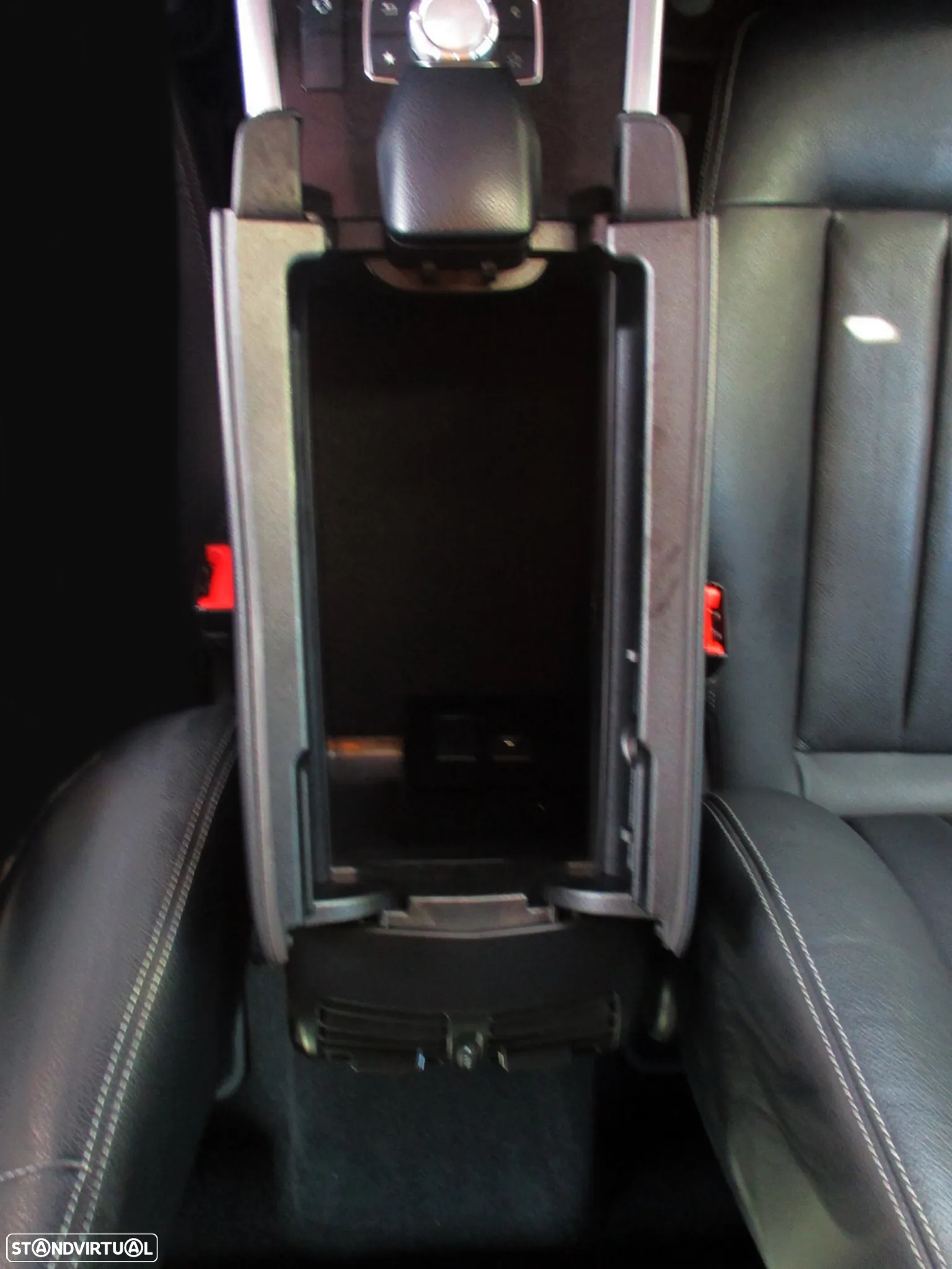 Mercedes-Benz E 220 CDi Avantgarde BlueEfficiency Auto. - 26