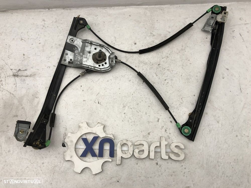 Elevador manual Frente Dto VW POLO (6N1) 45 1.0 | 10.94 - 09.96 Usado - 1