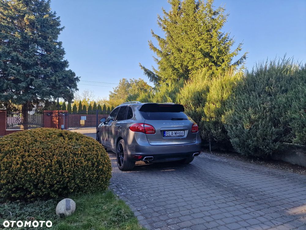 Porsche Cayenne - 4