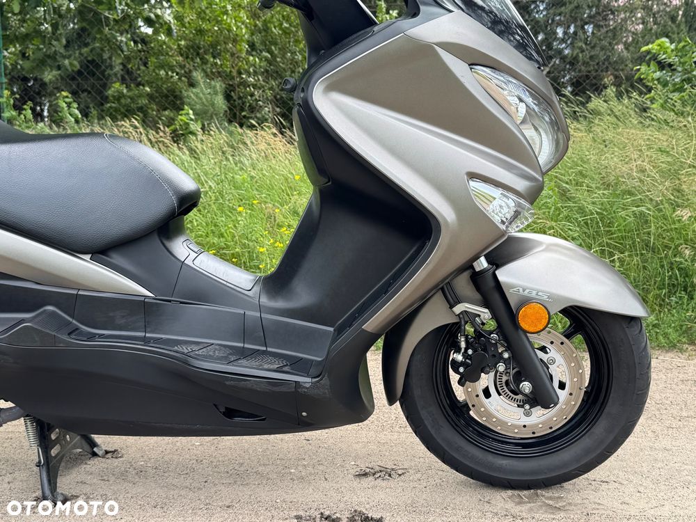 Suzuki Burgman - 5