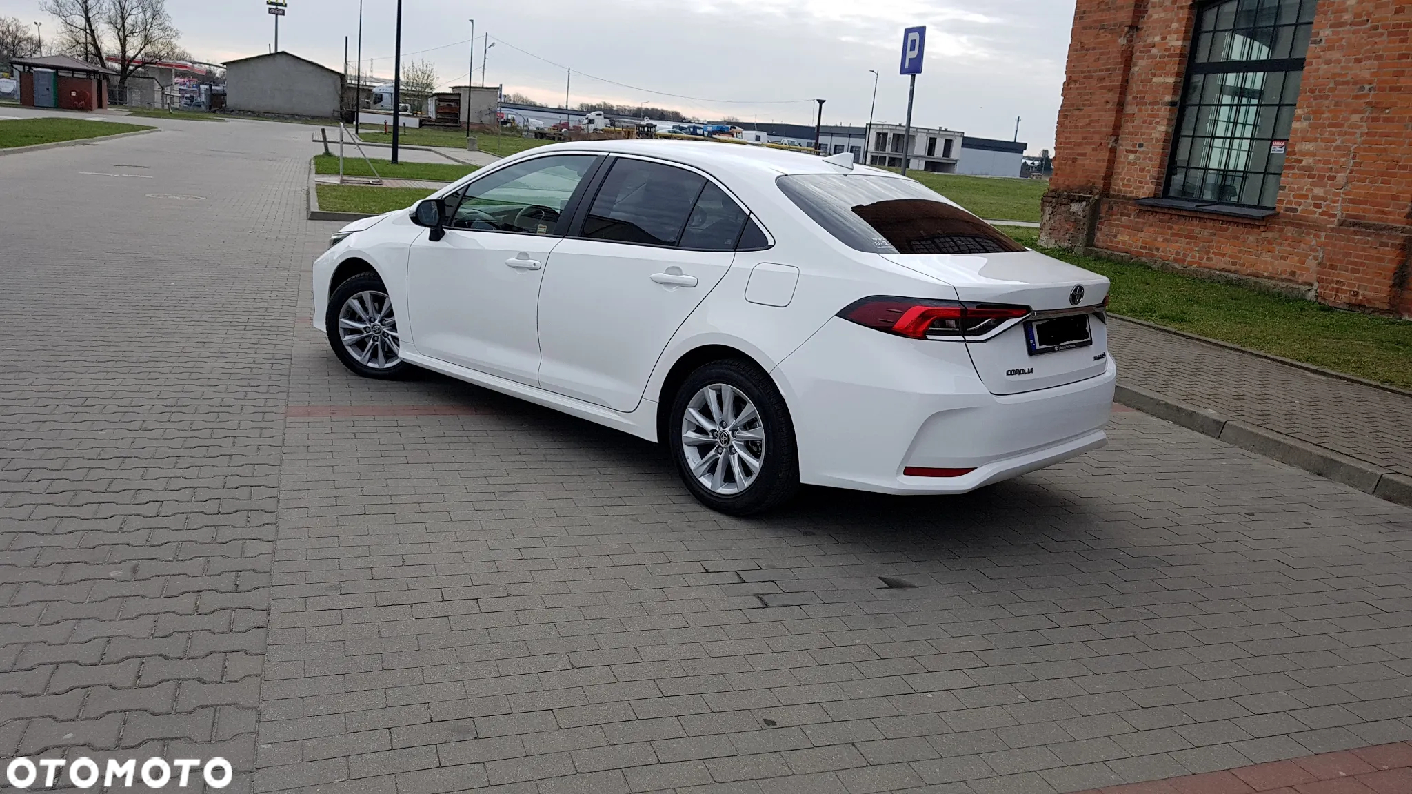 Toyota Corolla 1.8 Hybrid Comfort - 16