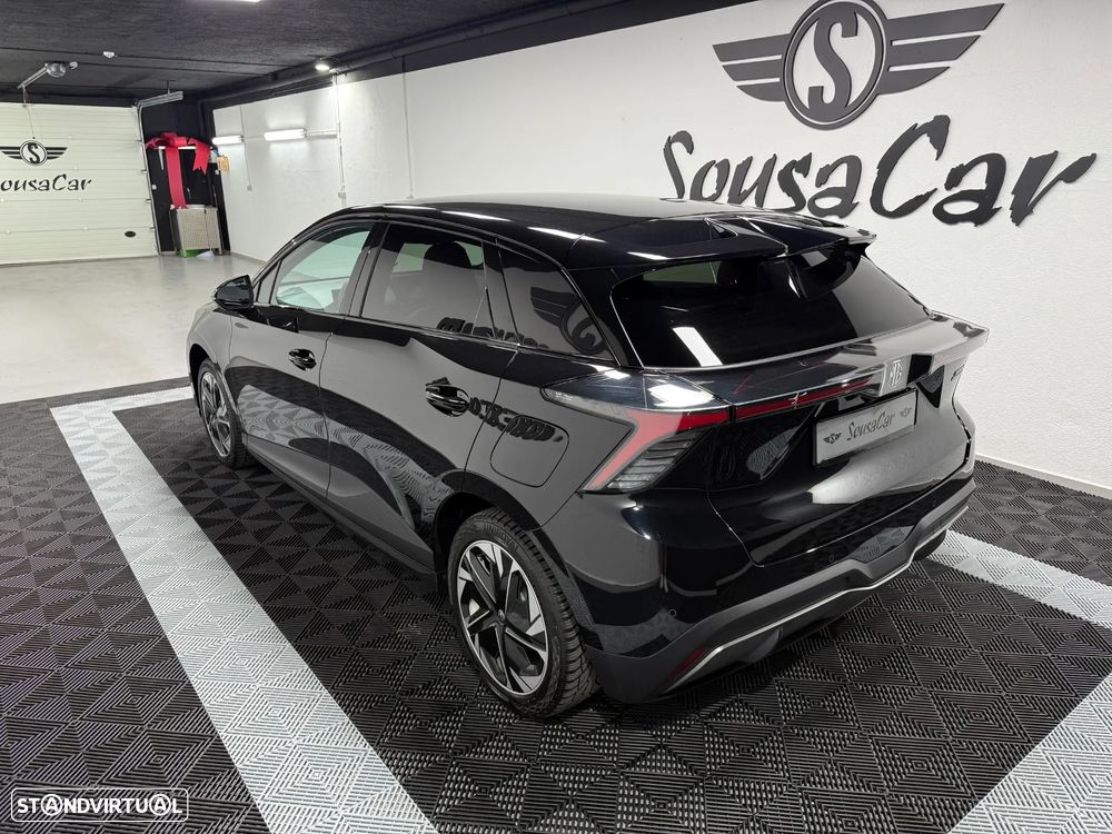 MG MG4 64 kWh Luxury - 5