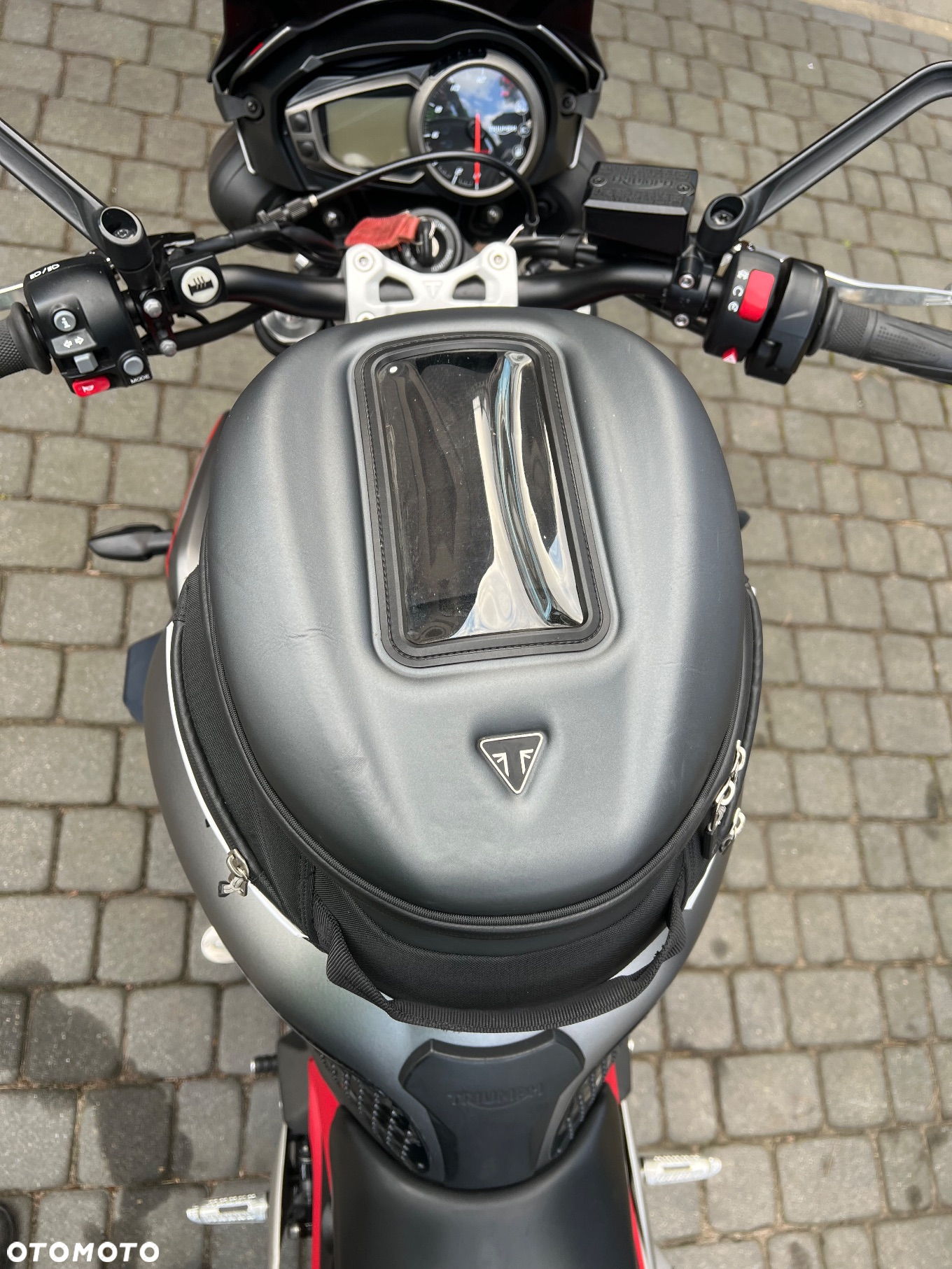 Triumph Street Triple - 12