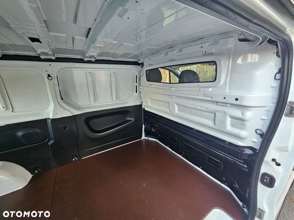 Opel Vivaro - 11