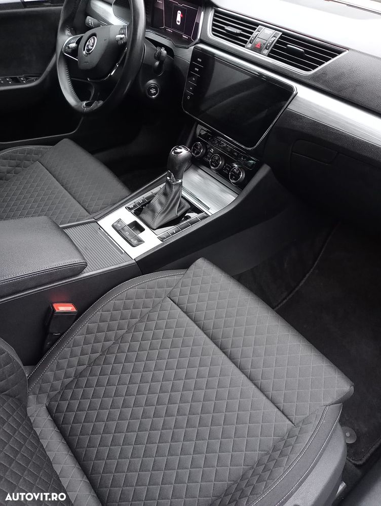 Skoda Superb 2.0 TDI DSG Premium Edition - 9