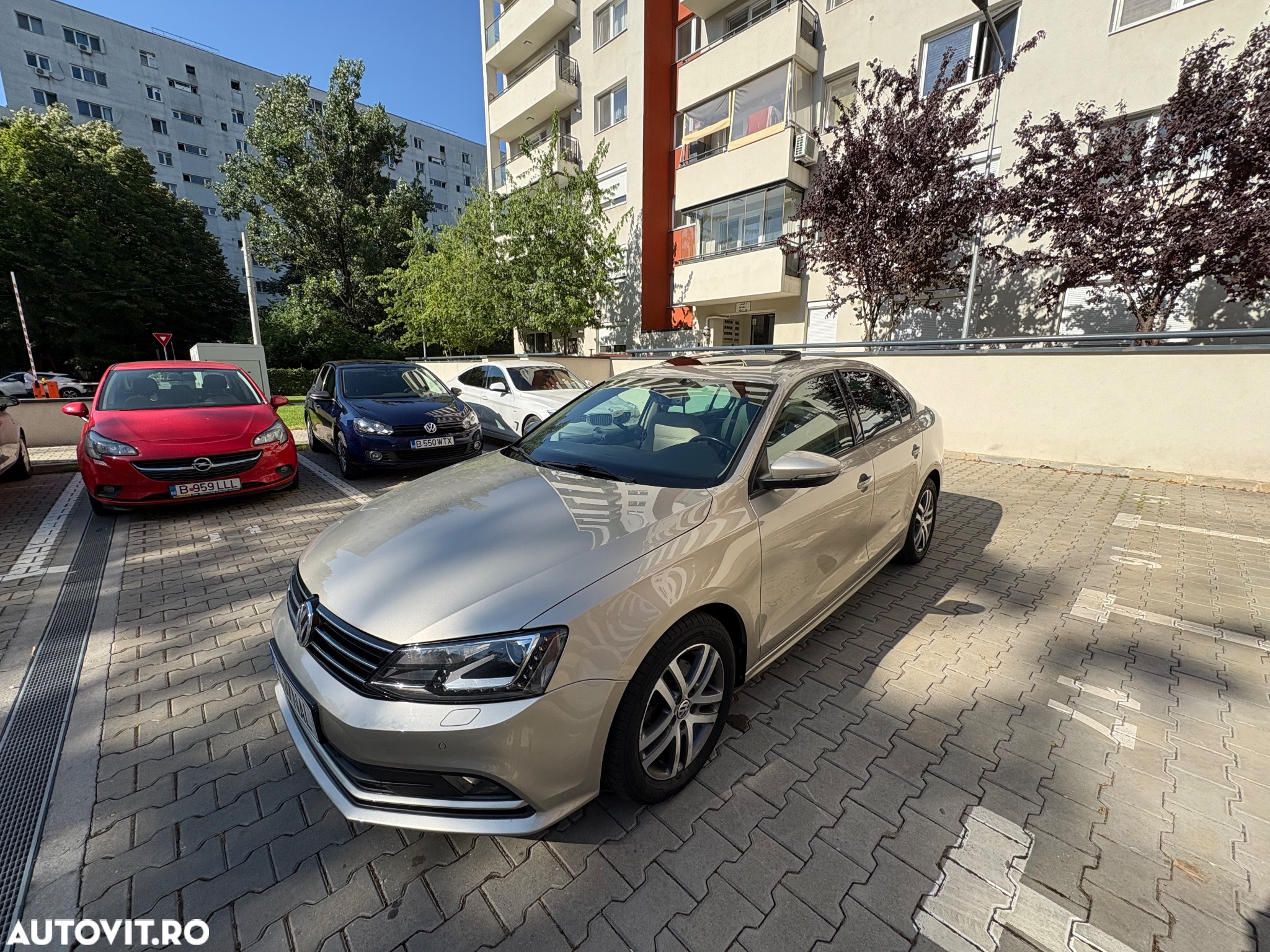 Volkswagen Jetta 2.0 TDI DSG Highline - 5