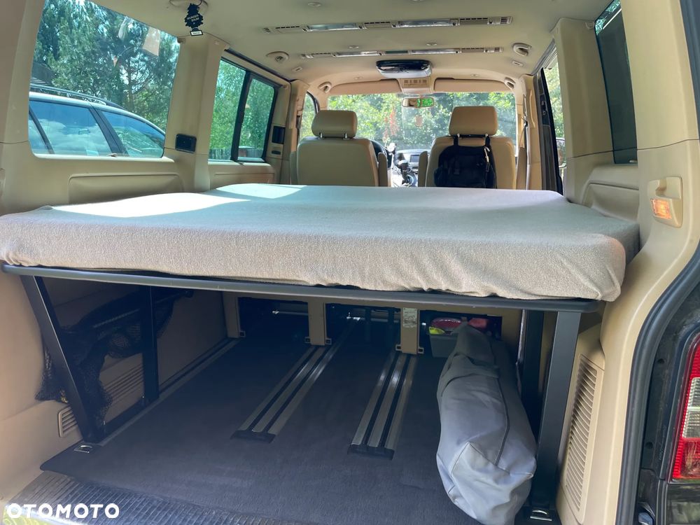 Volkswagen Multivan - 7