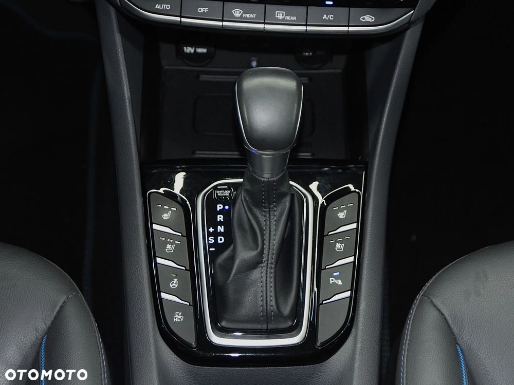 Hyundai IONIQ 1.6 GDI Style - 26