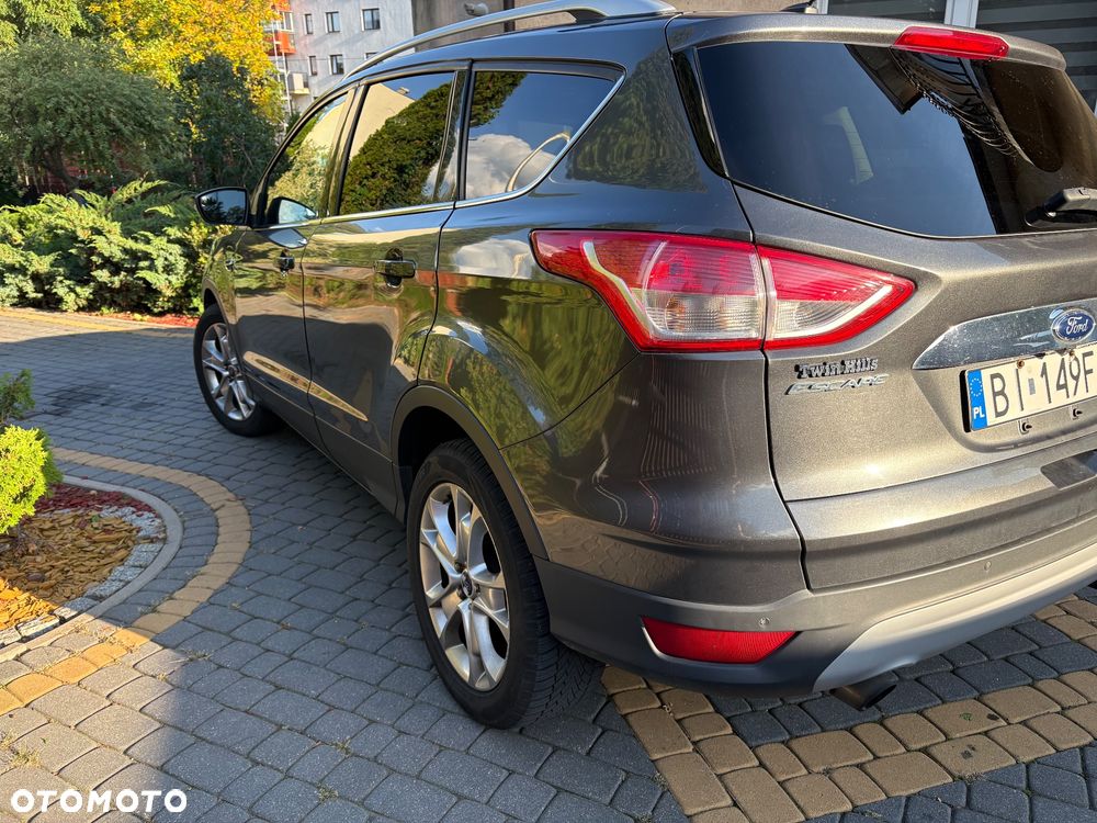 Ford Escape 2.0 EcoBoost AWD Titanium - 3