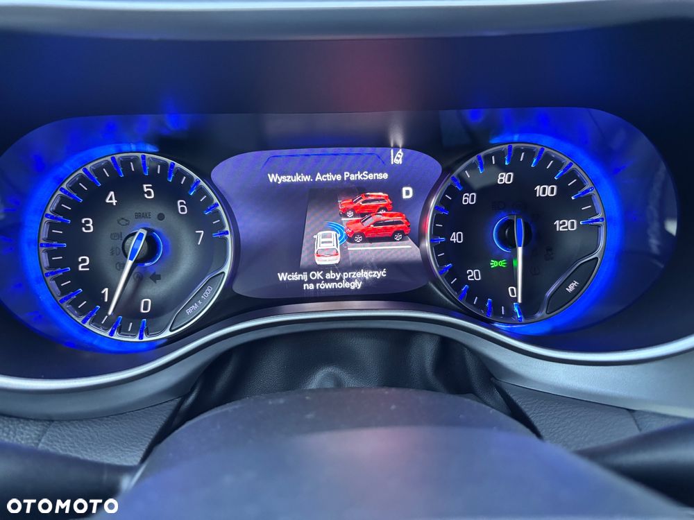 Chrysler Pacifica - 39