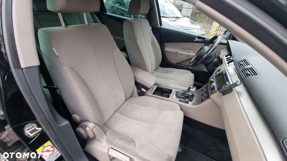 Volkswagen Passat Variant 2.0 TDI DPF DSG Comfortline - 16