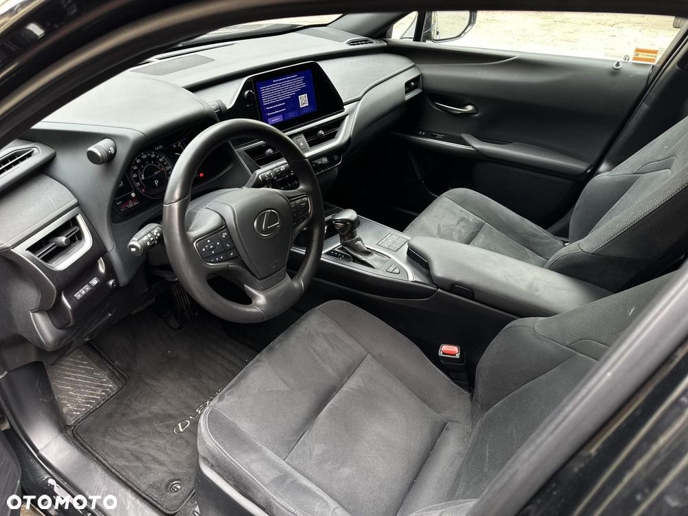 Lexus UX - 14