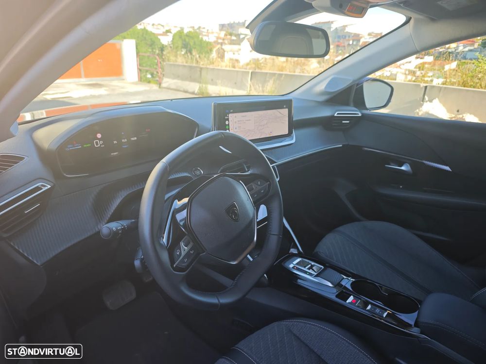 Peugeot e-208 Allure - 29