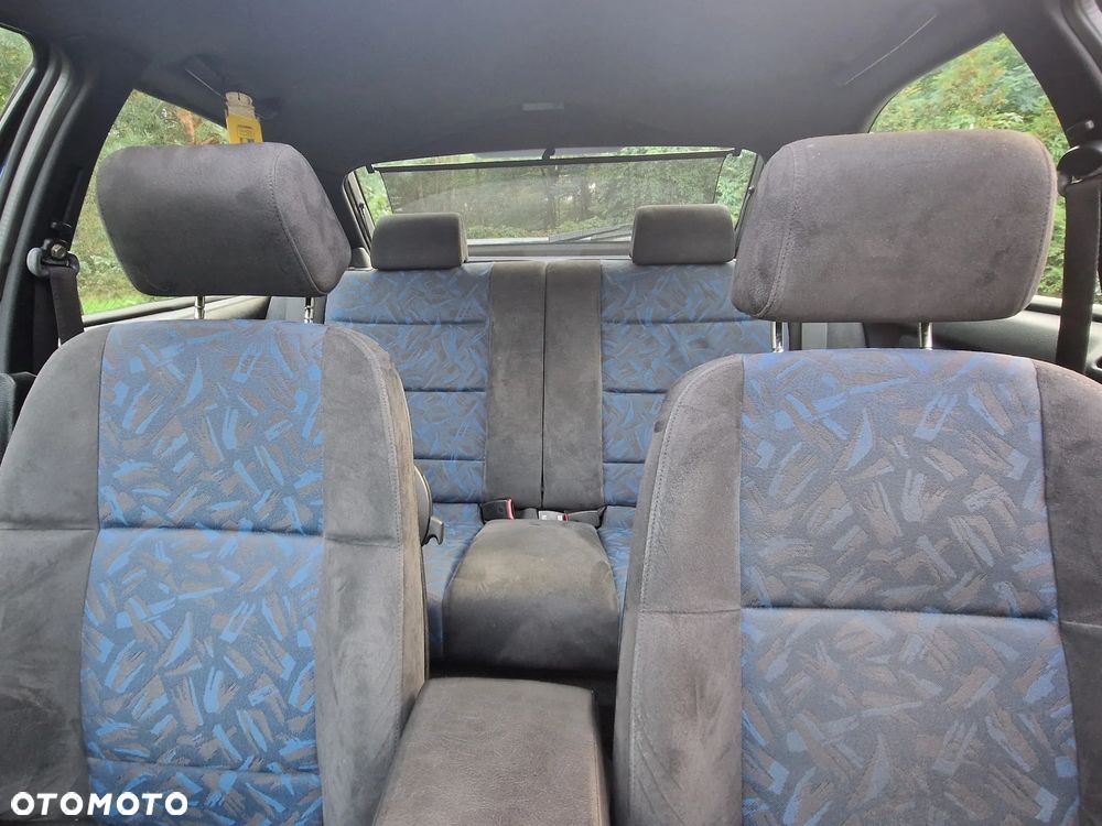 BMW Seria 3 318ti - 12