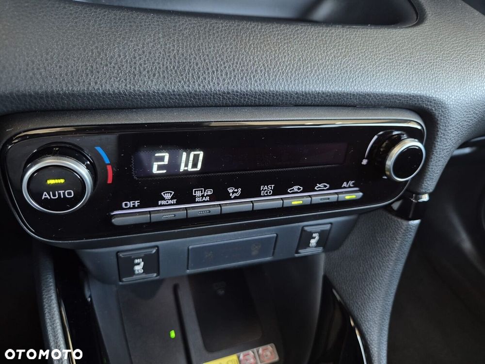 Toyota Yaris Hybrid 1.5 Style - 22