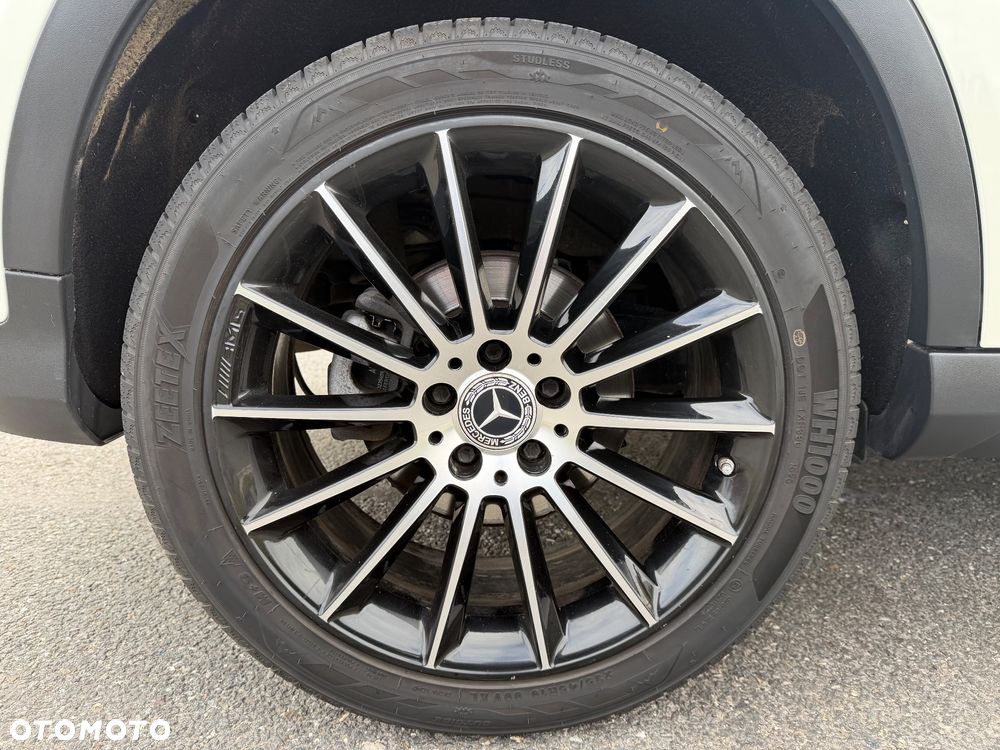 Mercedes-Benz GLA 180 7G-DCT UrbanStyle Edition - 22