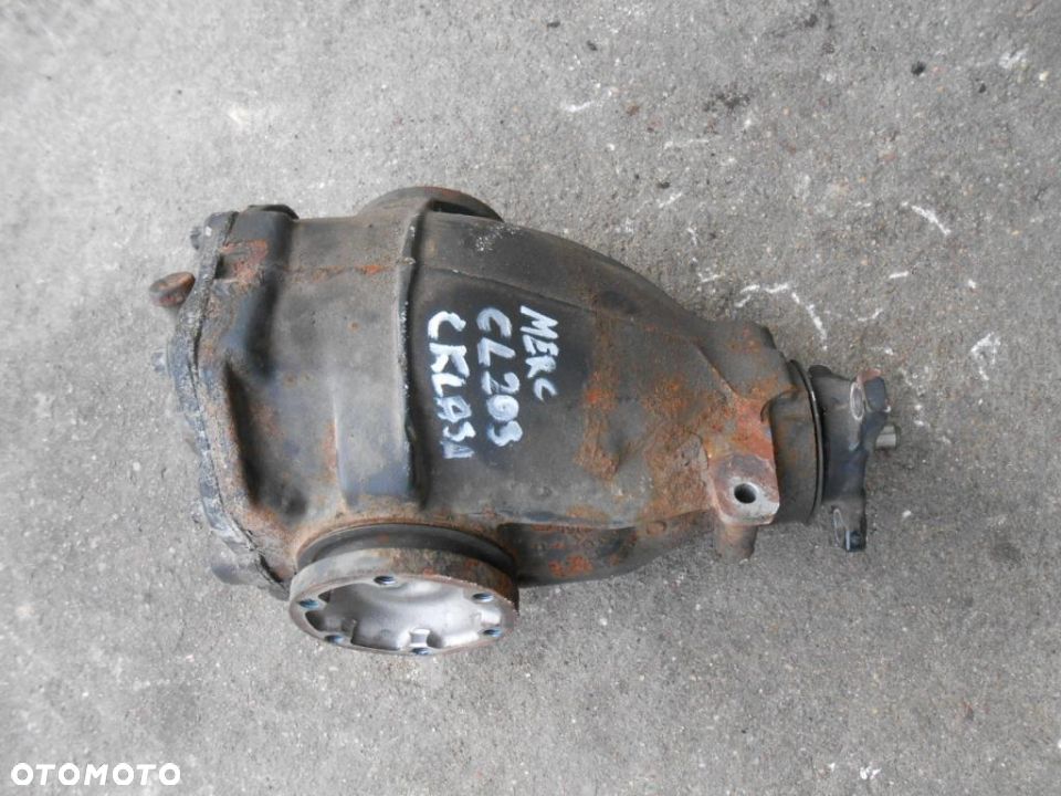Mercedes C klasa W203 A2103510805 most dyfer tyl - 1