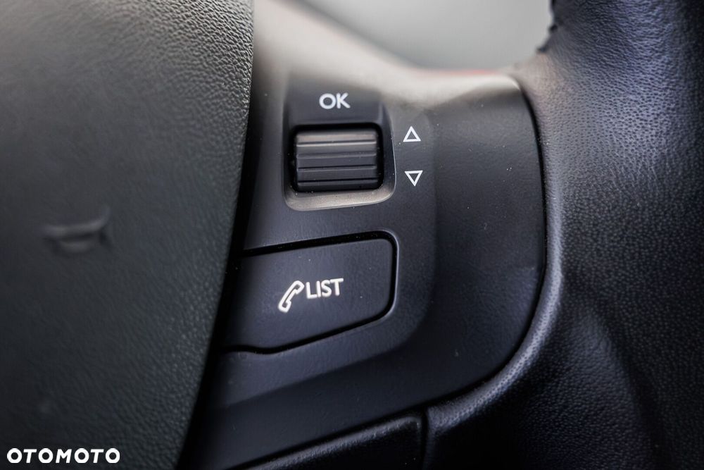 Peugeot 208 1.2 PureTech GPF Signature S&S - 41